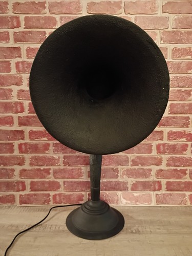 Radioceive antique resin horn - radioceive,