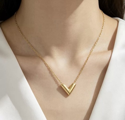 18ct gold plated initial - plated, v