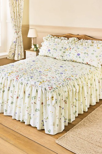 Country meadow bedspread - bedspread, by