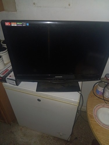 Magnavox 32in lcd - 32in, screen