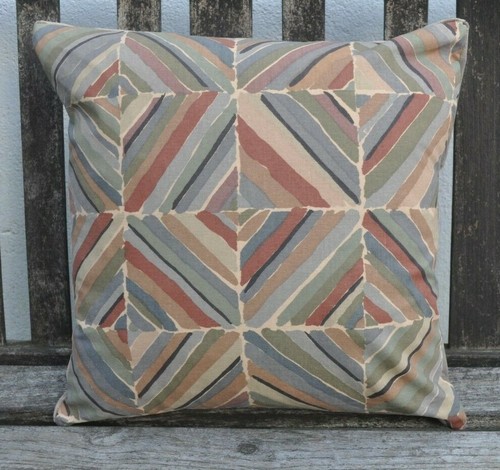 16x16 zipped cushion collier - 16x16",