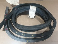 Vauxhall weather seal 8832565 nos viva cresta fd? unknown fitment