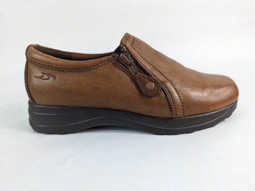 Scholl brown leather flat - brown,