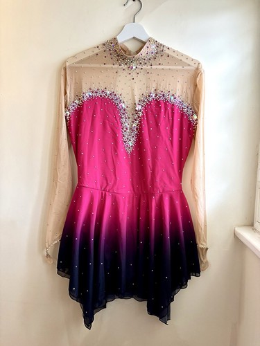 Figure skating dress ice - figure,