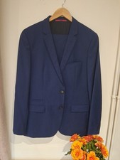 Hugo Boss Bright Blue Suit, Super 100s Wool, Size 40 Short.