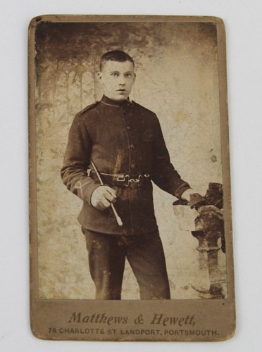 Cabinet card man - card, king's