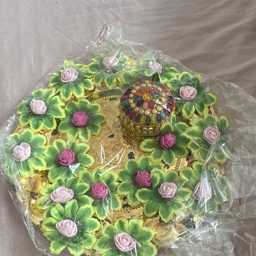Round floral tea - round, light