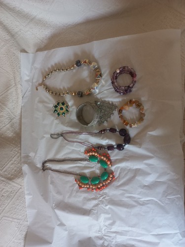 Mixed costume jewellery - mixed,