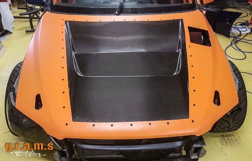 Universal bonnet hood - bonnet, vents