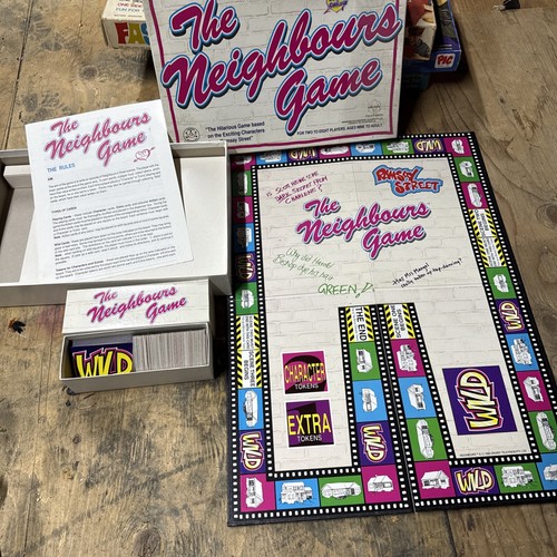 Vintage 1988 neighbours board - 1988,