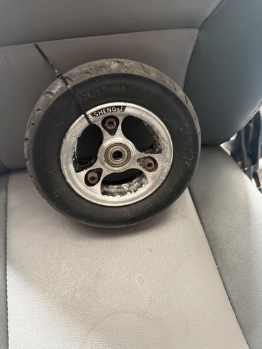 Quingo vitess left front wheel - vitess,
