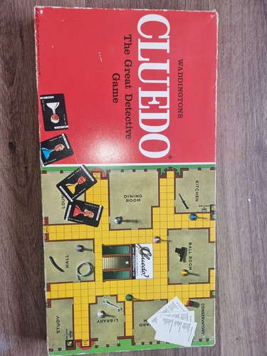 Waddingtons cluedo board game - cluedo,