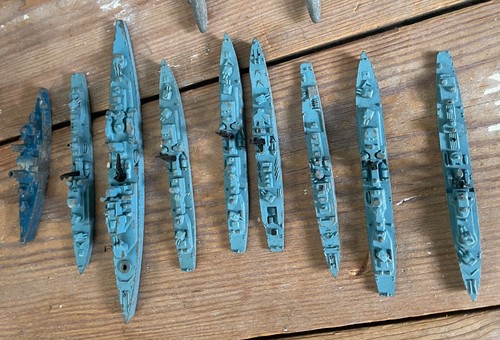 Vintage metal toy ships - 9, x