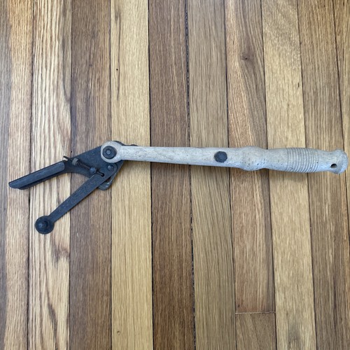 Vintage skeet trap clay pigeon - skeet,