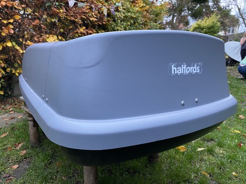 Halfords 470l large - roof, box