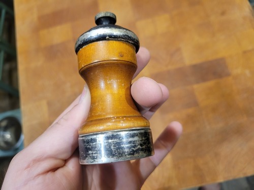 Wooden pepper mill grinder - wooden,