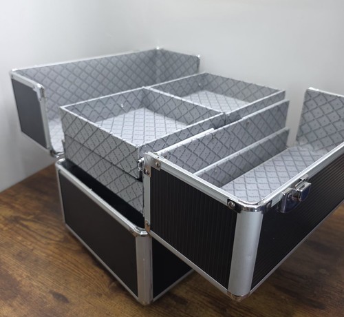 Aluminium beauty carry - aluminium, case