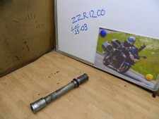 KAWASAKI ZZR1200 FRONT WHEEL SPINDLE / AXLE COMPLETE WITH SPACER