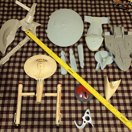 Star trek plastic model - x4,