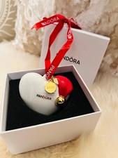 New Pandora 2025 White Heart &