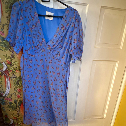 Holly willoughby blue floral - holly,