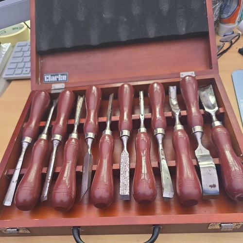 Clarke woodworker chisels x12