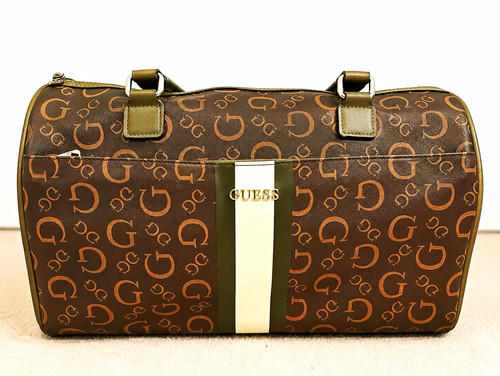 Guess brown logo - guess,