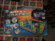 Super Glow Tracks Glow In The Dark Set