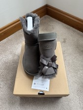 GENUINE UGG BOOTS W MINI