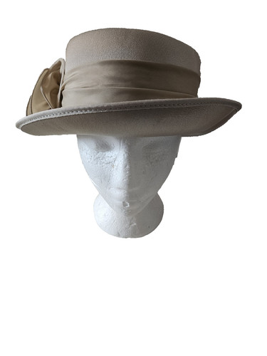 Headways albert cream - by,