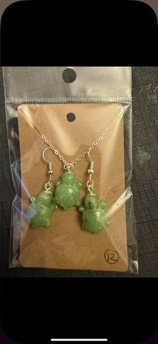 Green resin turtle - , necklace
