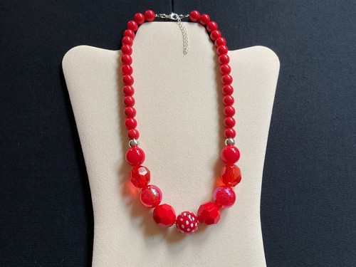 Chunky shades red beads - chunky,