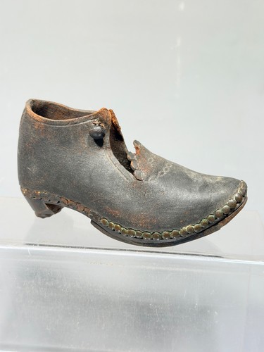 Victorian antique childs clogs - antique,