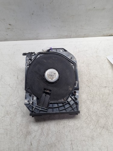 Bmw series f20 subwoofer - 1,