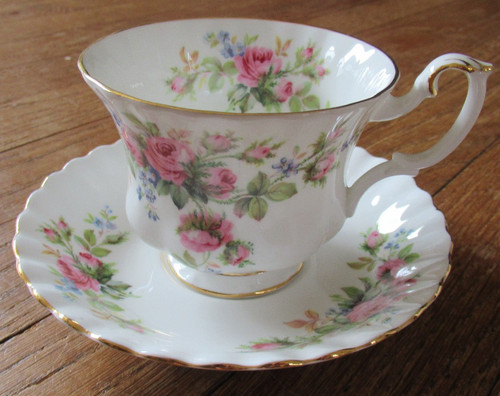 Royal albert bone china cup - royal,