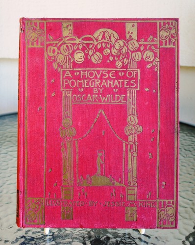 House pomegranates oscar - pomegranates,