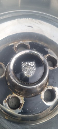 Jaguar stud metal hub - metal, caps