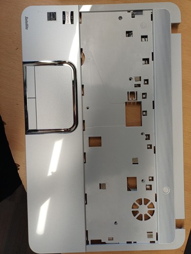 Toshiba satellite c50 - satellite, palmrest
