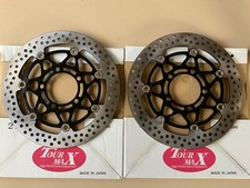 A PAIR OF FRONT BRAKE DISCS TO