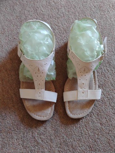 White leather sandals size - white,