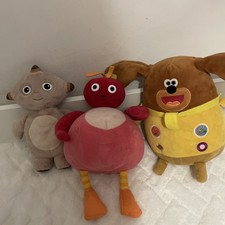 C Beebies Hey Dugee Twirlywoo Makka Pakka Plush Bundle With Sounds And Movement