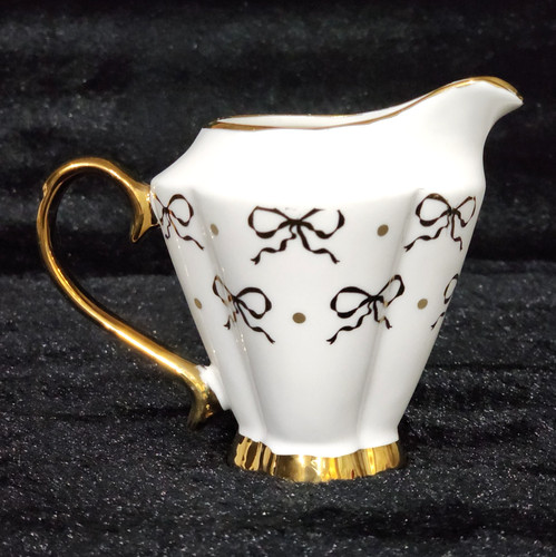 Yedi gold bows - bows, on
