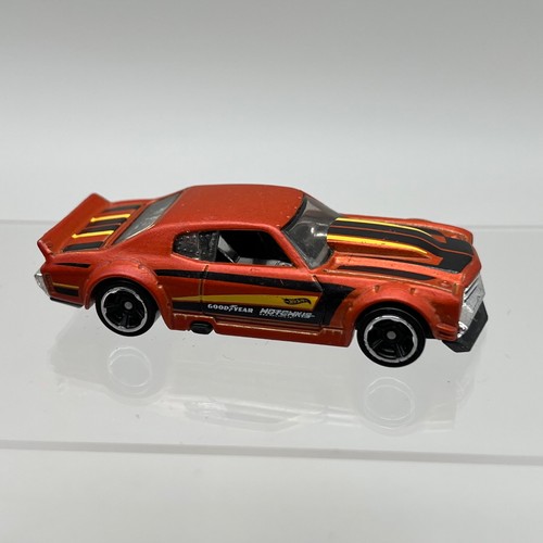 Hot wheels chevy chevelle - hot,
