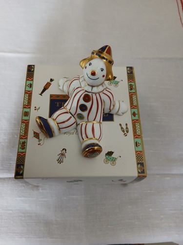Royal crown derby - royal, figurine