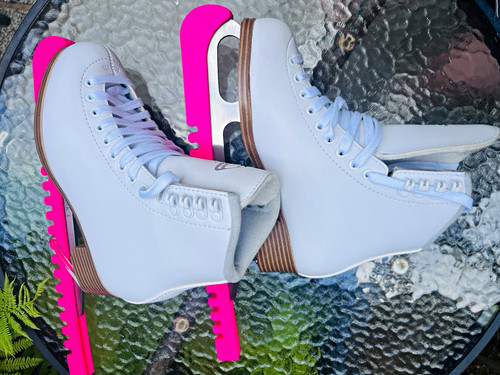 Jackson 200 figure skates size - 200,