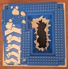 Lego Base Plate 2552px1 from Set 6983 Ice Station Odyssey - Raised 3D Baseplate