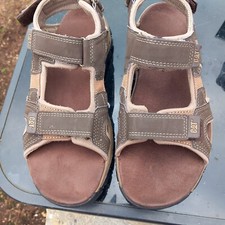 CAT CATERPILLAR MENS GILES SANDALS BROWN. SIZE 7.