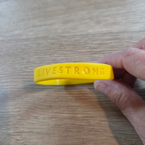 Livestrong yellow silicone - livestrong,