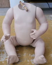 LARGE 18 INCH BYRON MOLDS 1986