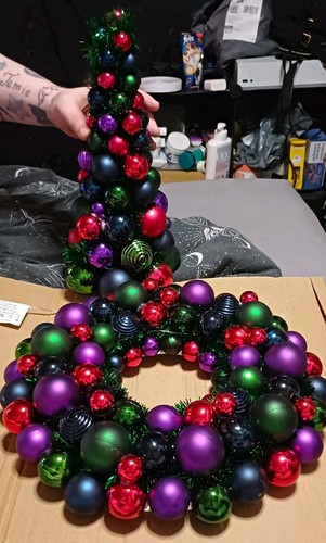 Pre lit christmas decor set - pre-lit,